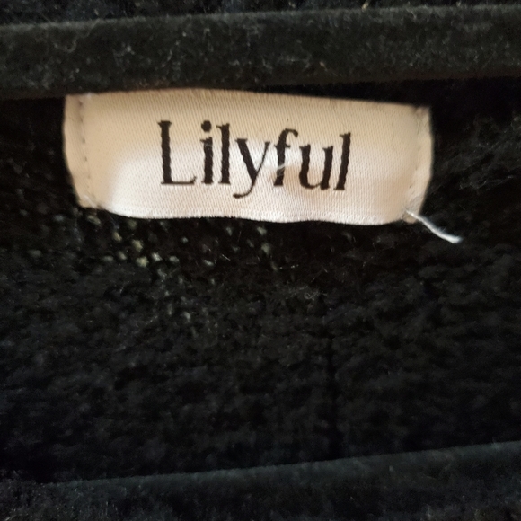 Lilyful Women's Drop Shoulder Sleeve Sweater - Picture 7 of 8